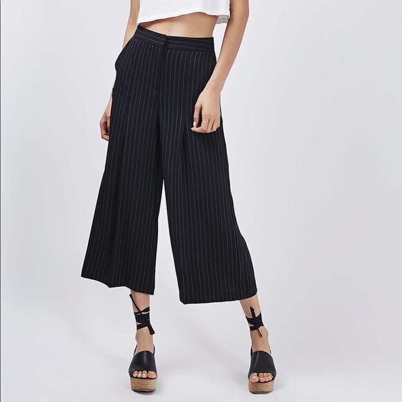 𝅺⭐️CHAPTER One Striped Wide Leg Cropped Trousers⭐️ - Picture 1 of 10